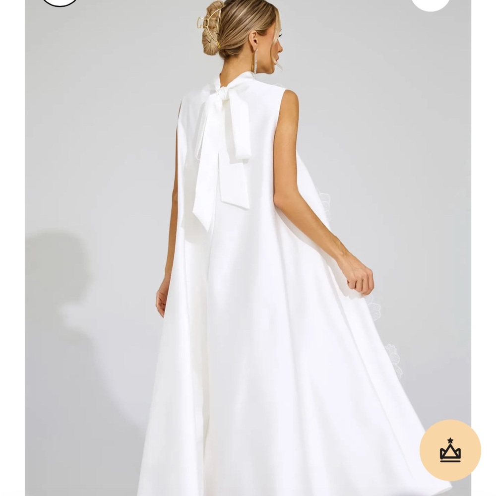 Sleeveless White Floral Applique Maxi Dress - Picture 3 of 3